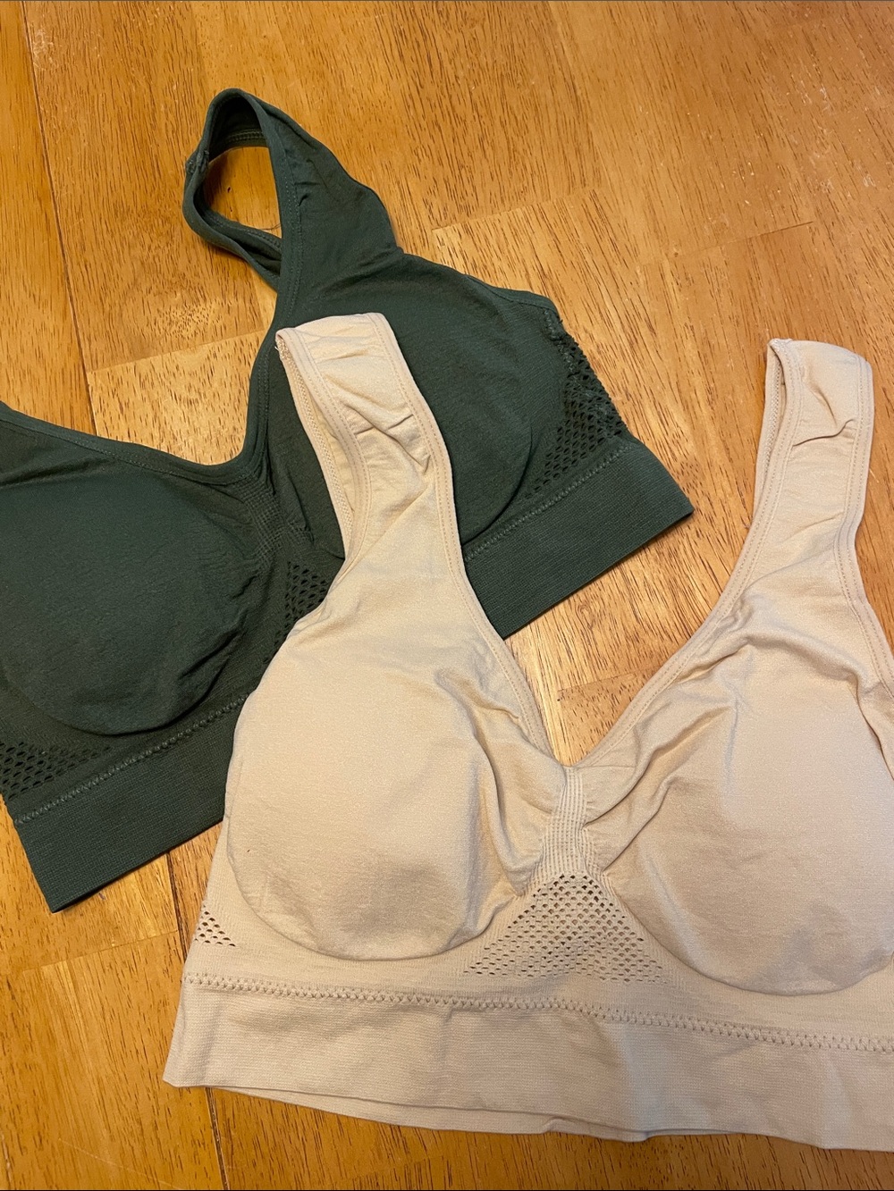 (NWT) Pair of Seamless Wireless Comfort Bras - Gray and Ecru
